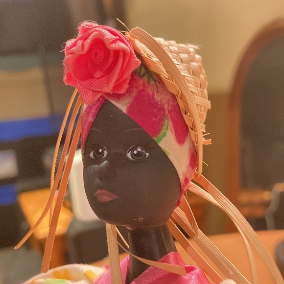 Stunning Doll/Barbie - Picture 2 of 11